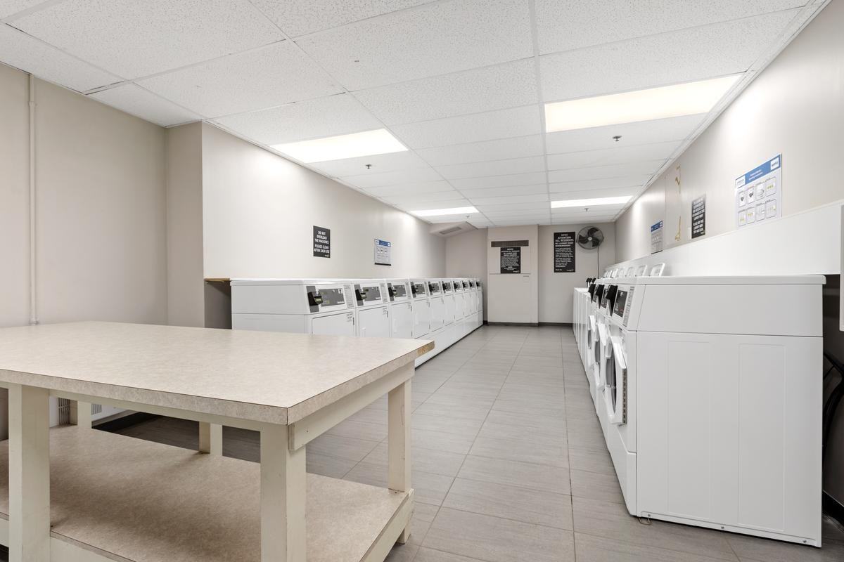 1975 St. Laurent Boulevard Apartments 1975 St. Laurent Blvd, Ottawa