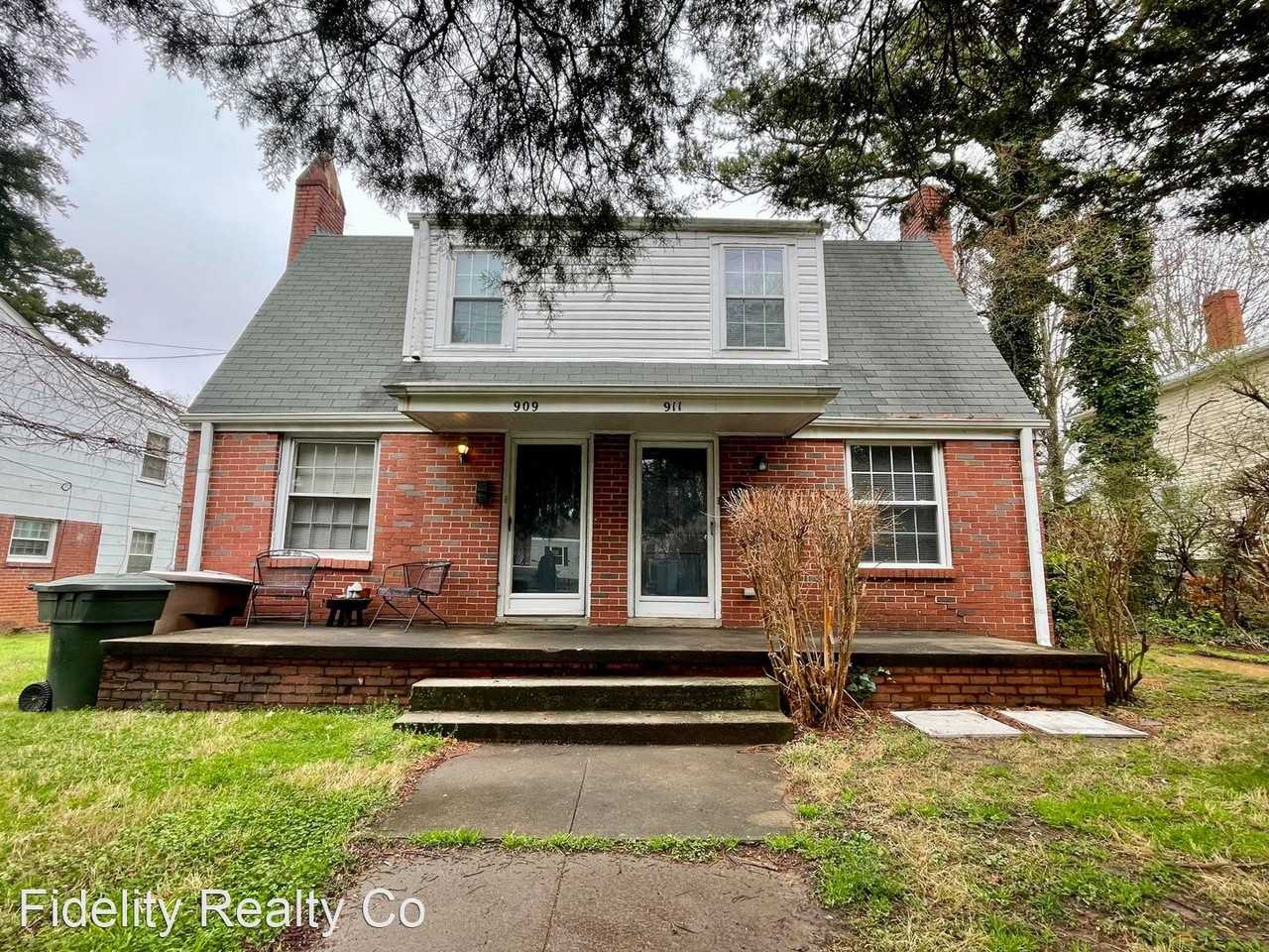 Spring Garden/Lindell Duplex Apartments 2613 Spring Garden St