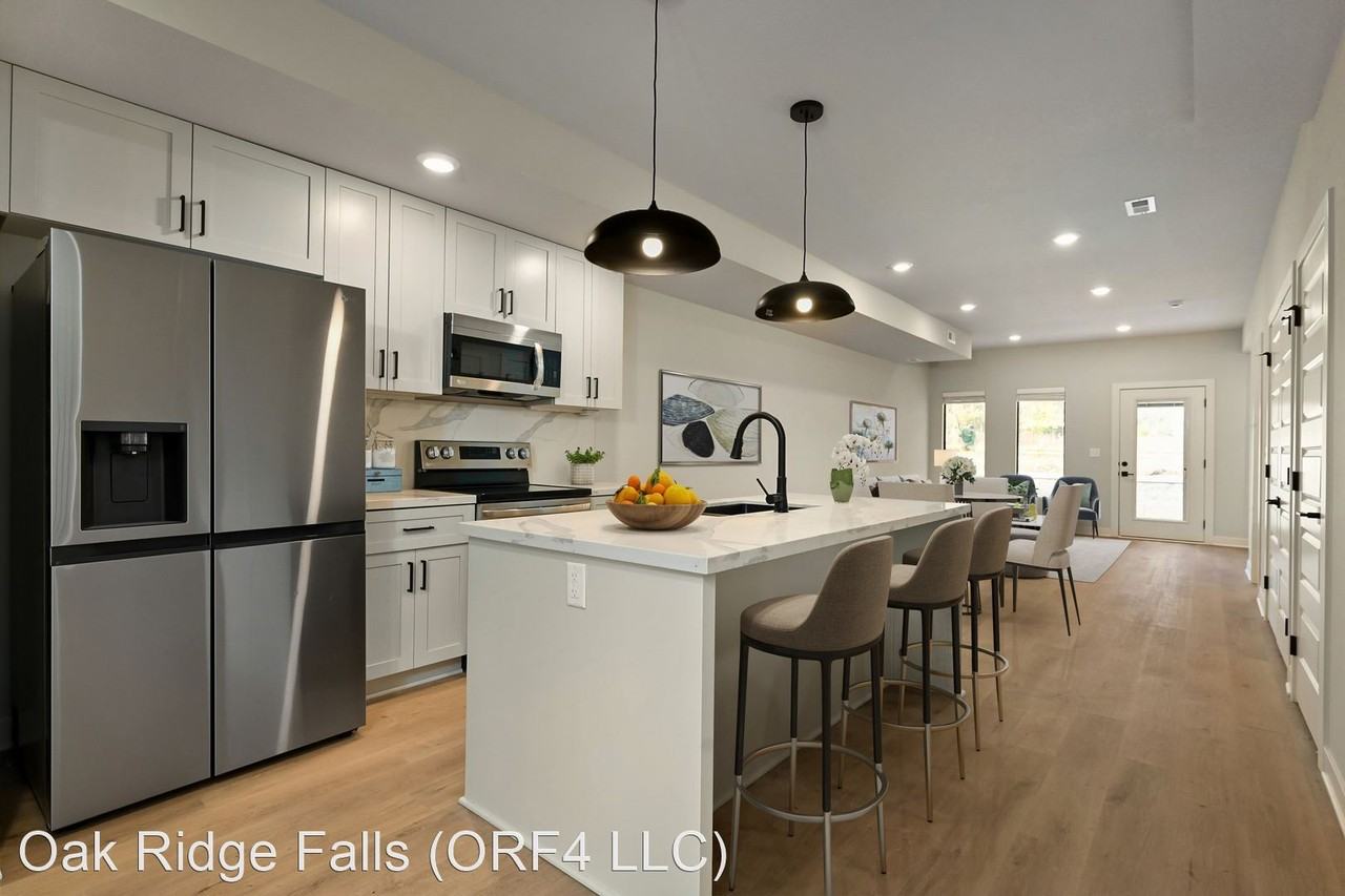 Brand New Luxury Townhomes Apartments 220 Sumac Rd, Raymore, MO 64083