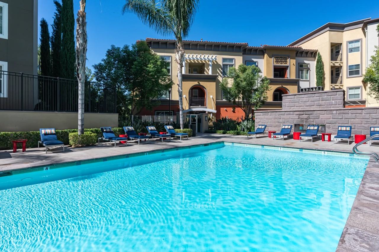 Studio Apartments for Rent In Woodland HillsWarner Center, Los Angeles