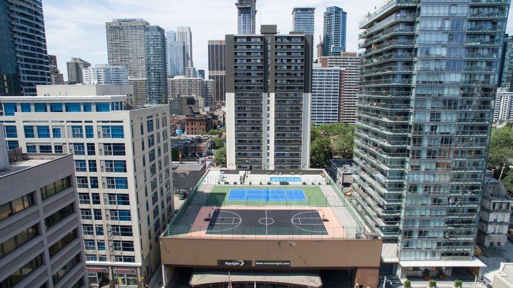 15 Dundonald Street Apartments 15 Dundonald St, Toronto, ON M4Y 1K4