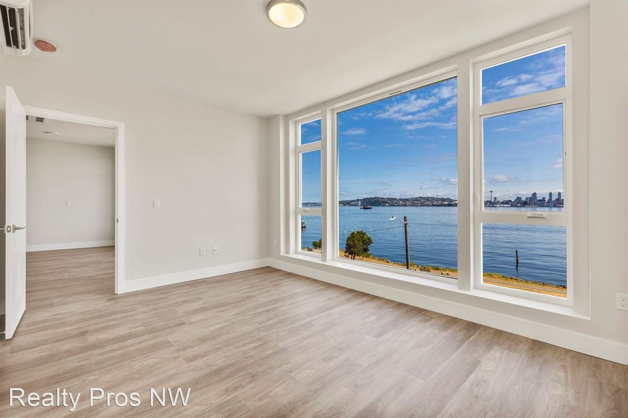 Harborview Waterfront, 1 2 bedroom & Penthouse, Total Remodeled New