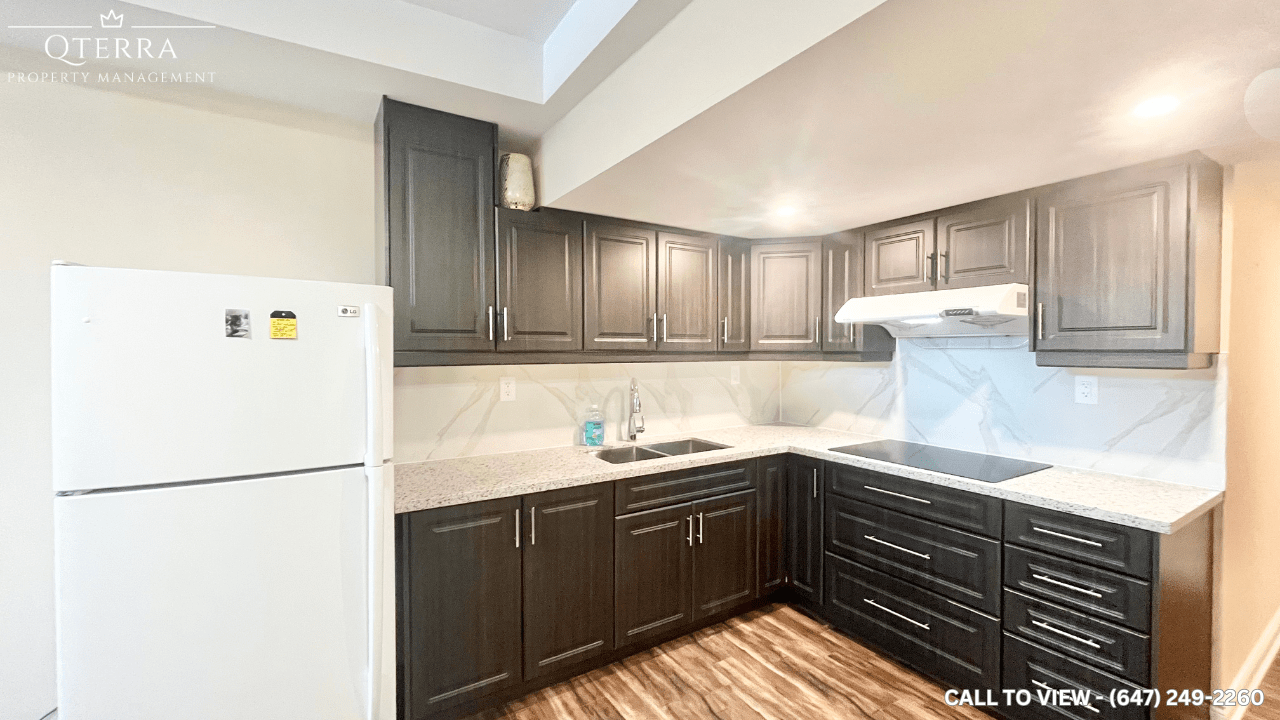 215 Jack Cres, Springwater, Ontario L9X 1Z8 Apartments 15 Jack Cres