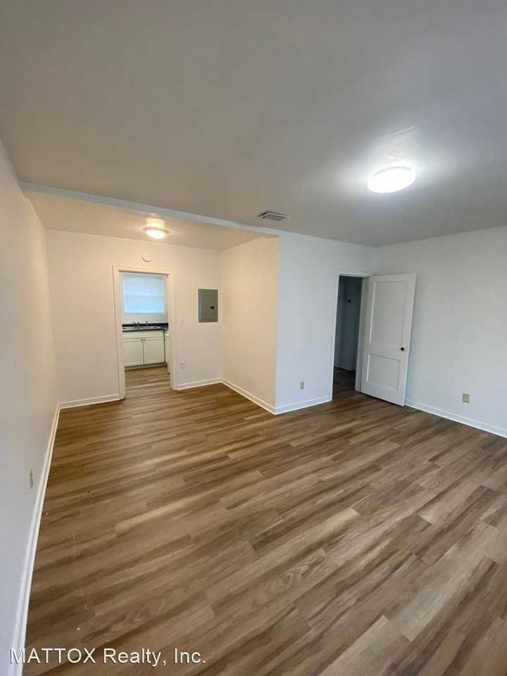 638 648 E. Park Ave Apartments in Woodland Drives, Tallahassee, FL