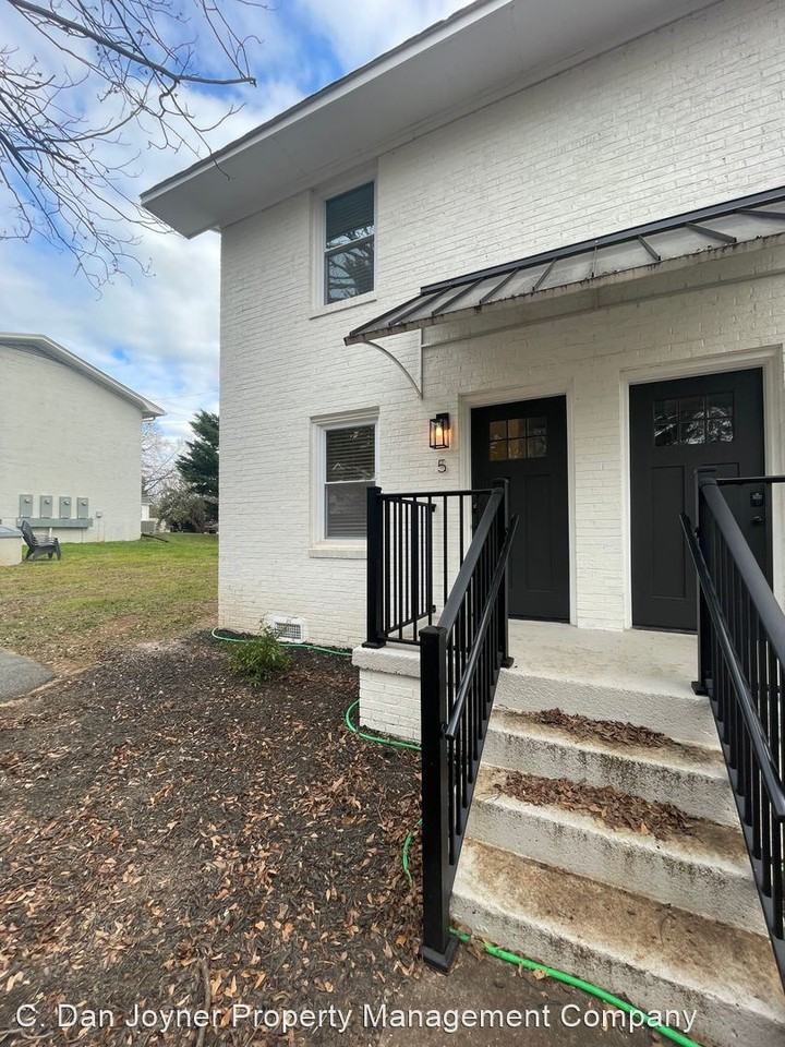 Newly Renovated 2 Bedroom 1 Bath Townhomes in Downtown Greenville