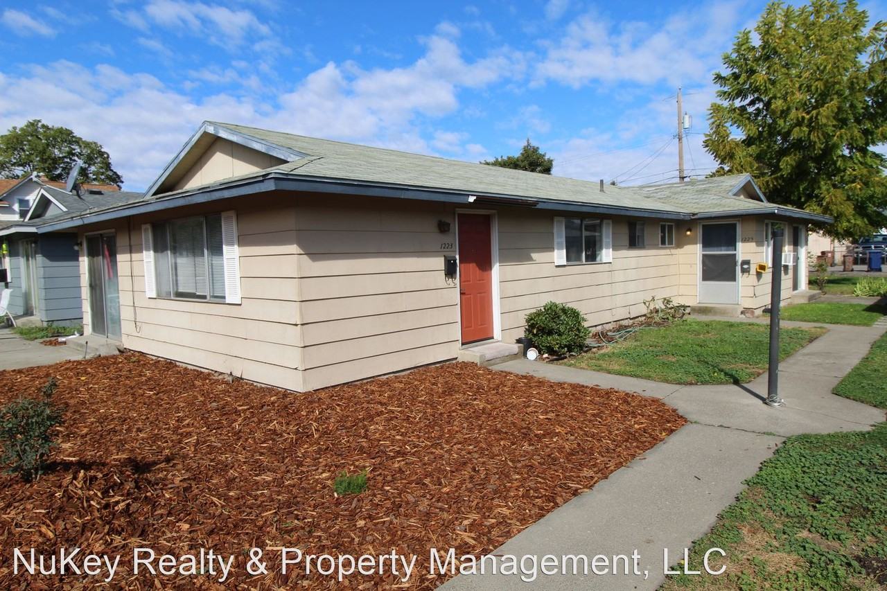 1223/1225 E. Nora Ave. Apartments in Nevada Lidgerwood, Spokane, WA