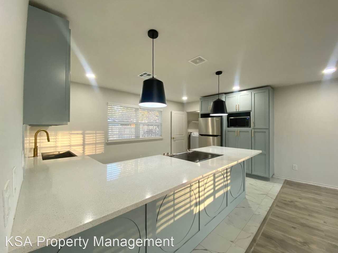 313 E 48th 4700 S Madison Ave Apartments in South Bolewood, Tulsa, OK