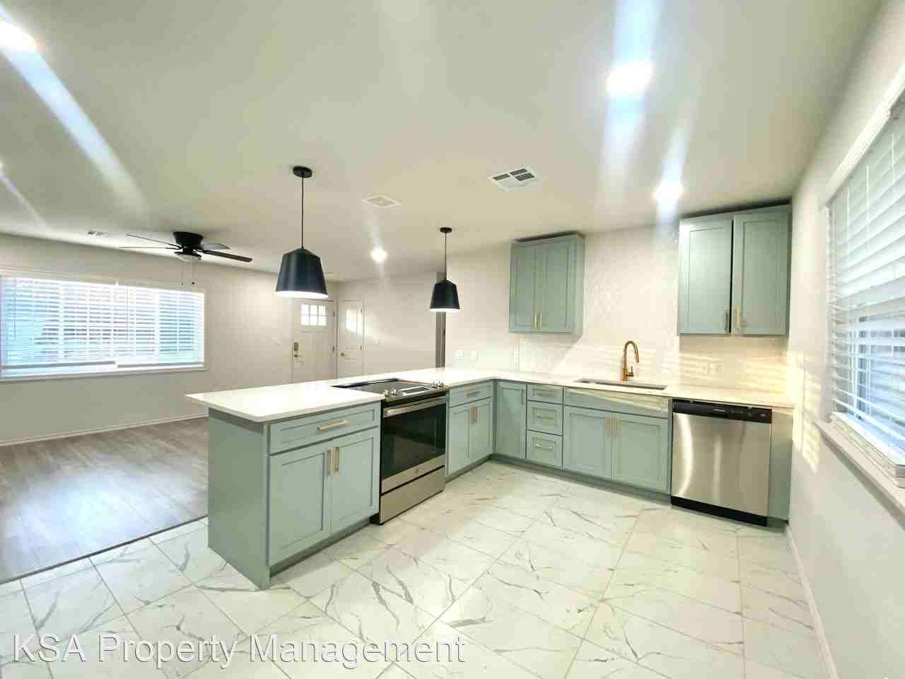 313 E 48th 4700 S Madison Ave Apartments in South Bolewood, Tulsa, OK