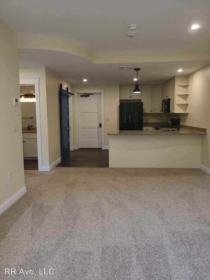 7 Railroad Ave Apartments in Gorham, ME 04038 Zumper