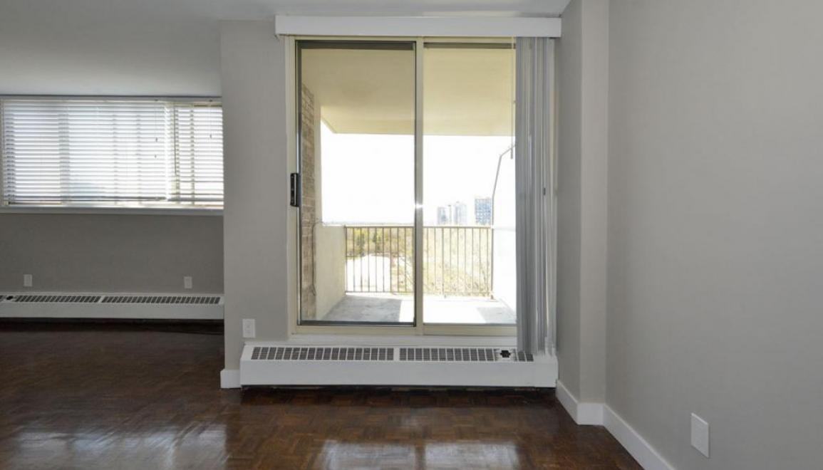 Silver Spear Apartments in Applewood, Mississauga, ON L4Y 2W9 Zumper