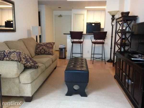 Lombard Street & Montgomery Street Apartments Lombard St, San