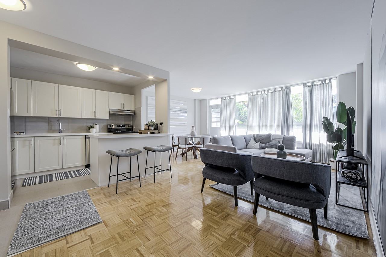 Parkway Forest Towers Apartments 100 Parkway Forest Dr, Toronto, ON