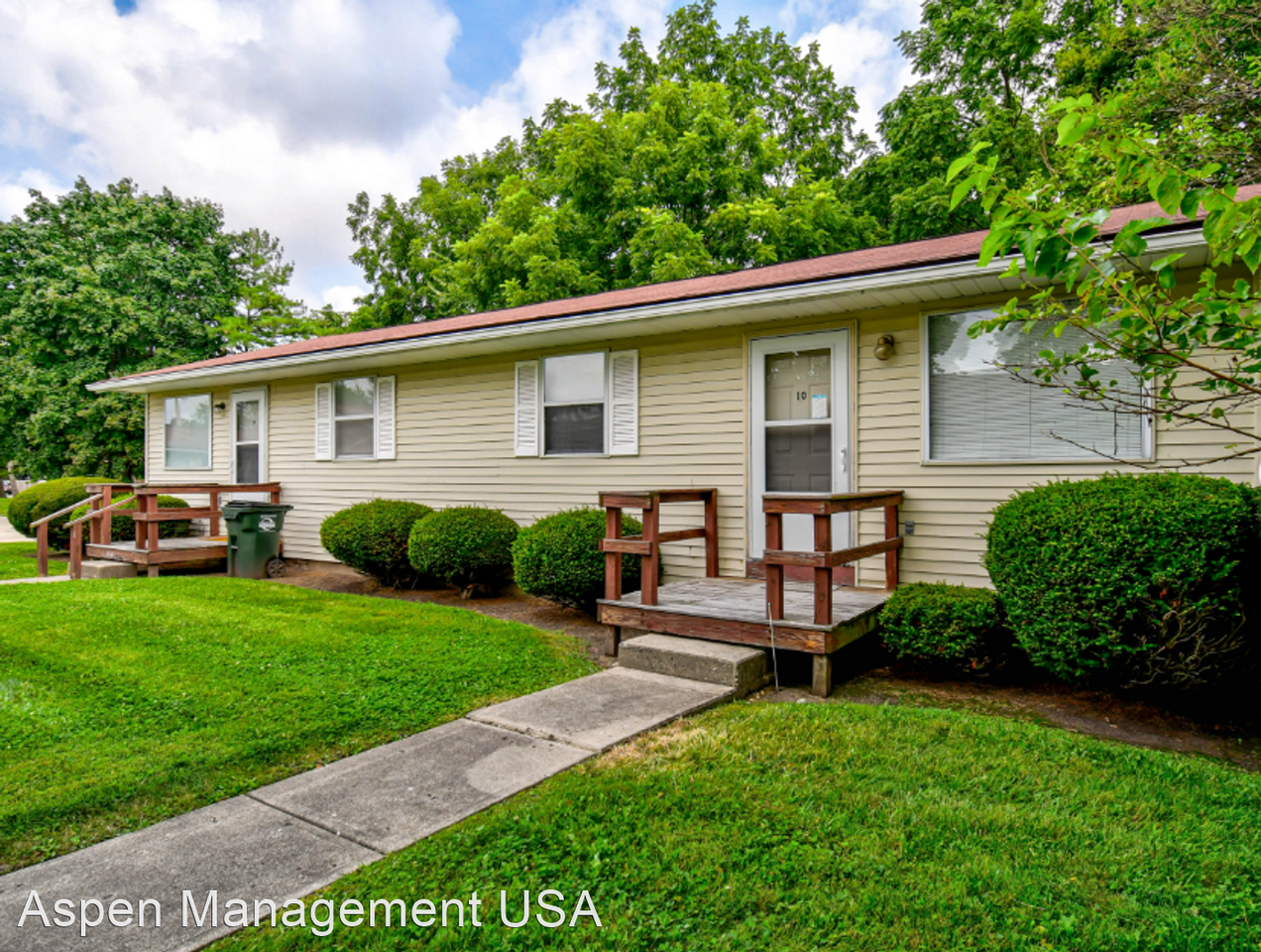 Ivy Court 311 N Jefferson St. Apartments in Urbana, OH 43078 Zumper