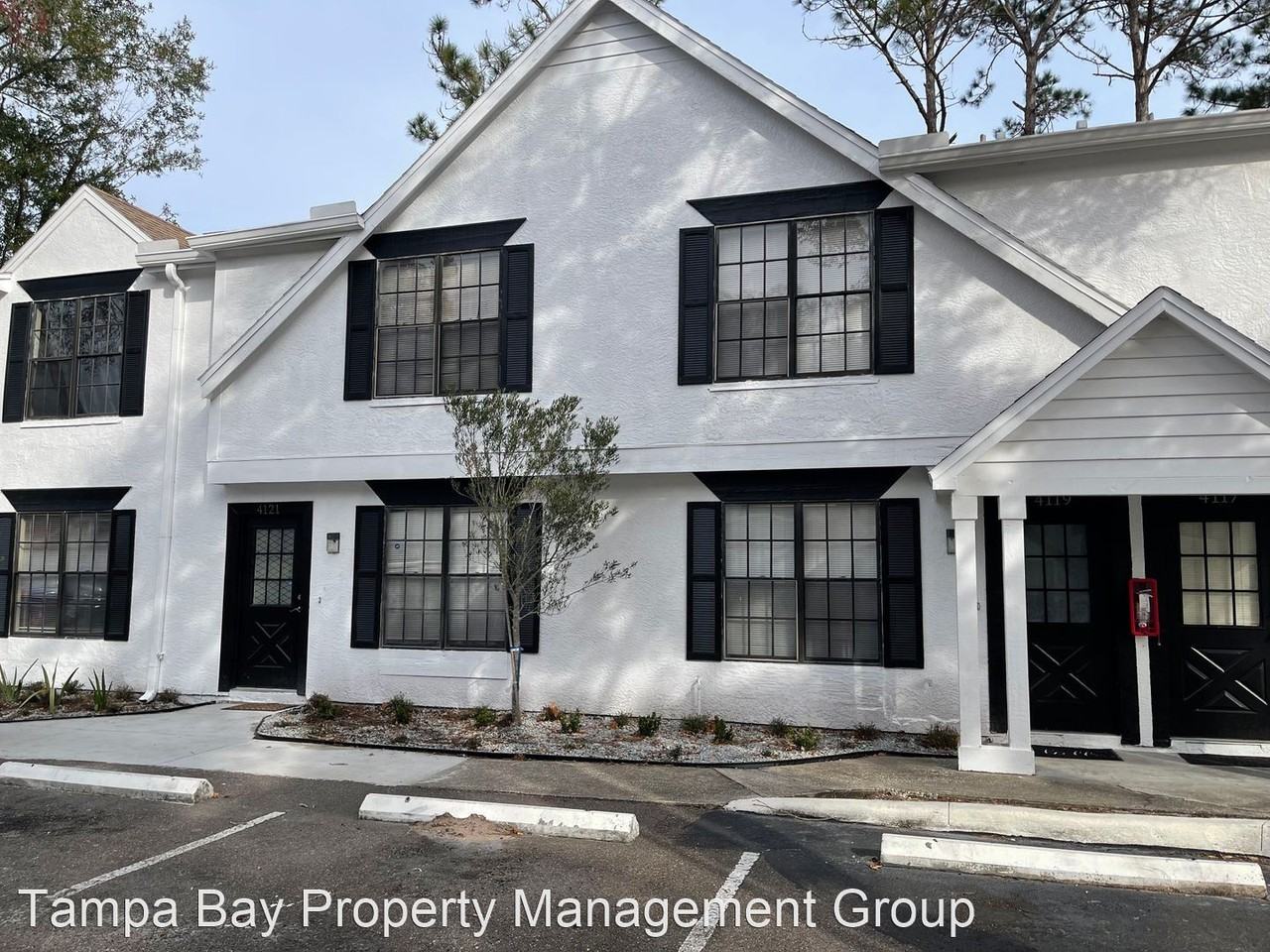 St Andrews Square Townhomes Apartments 4101 4101 4124 Tartan Pl