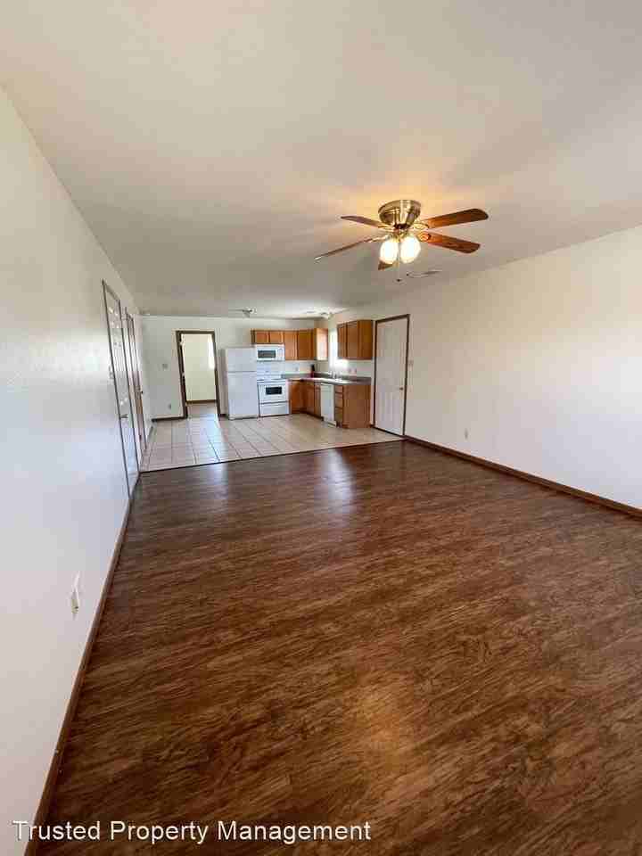 113, 115, 117 Wiese Parkway Apartments in Bourbon, MO 65441 Zumper