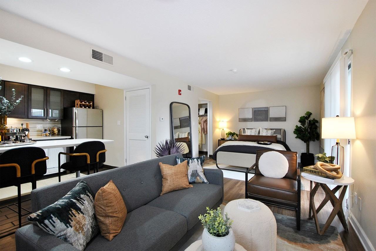 The Alcove Southfield Apartments 26642 Central Park Blvd, Southfield