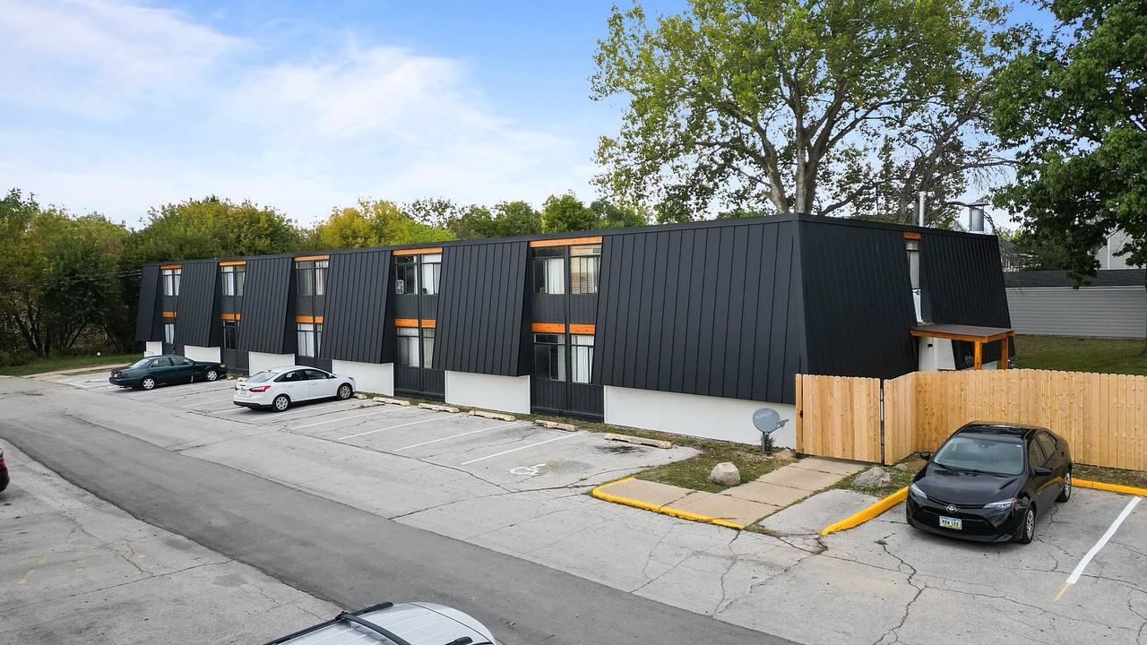 Urban Heights Apartments 7631 Hickman Rd, Urbandale, IA 50322 Zumper