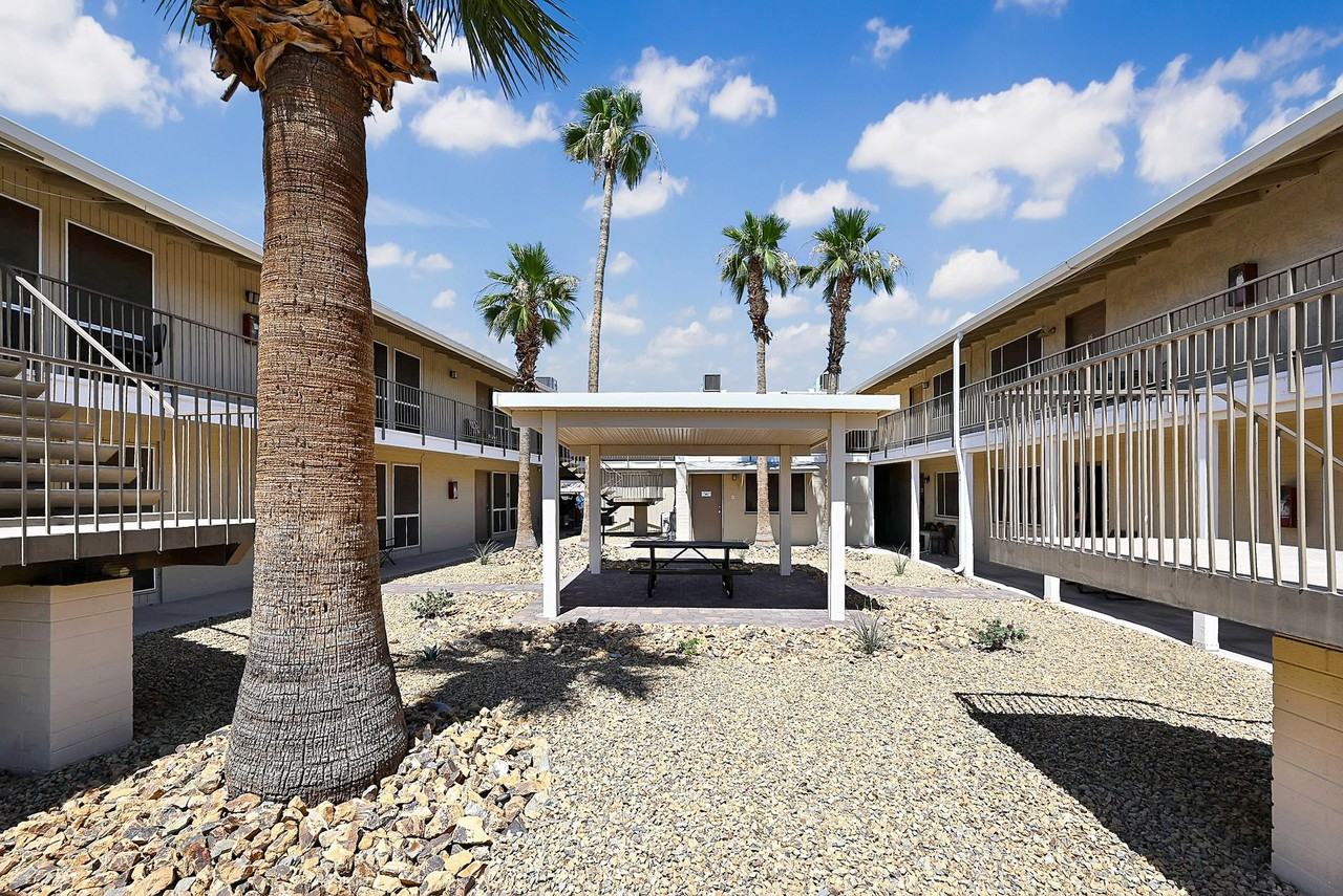 Commander Apartments 2021 Commander Dr, Lake Havasu City, AZ 86403