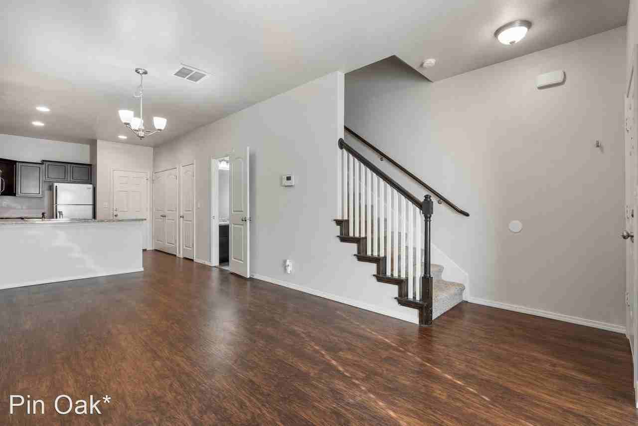 Pin Oak Townhomes Apartments 5012 S Quaker Ave, Tulsa, OK 74105 Zumper