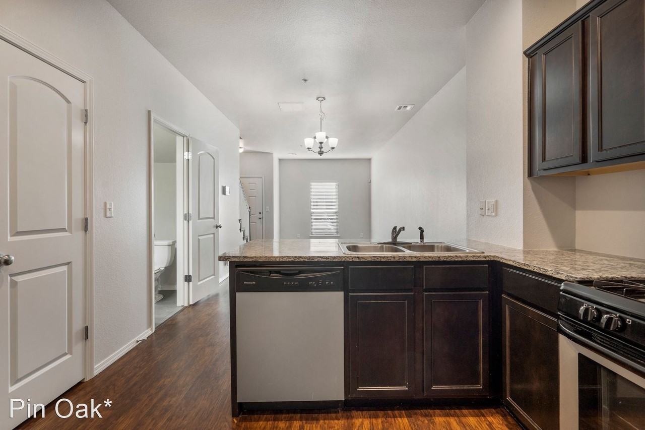 Pin Oak Townhomes Apartments 5012 S Quaker Ave, Tulsa, OK 74105 Zumper