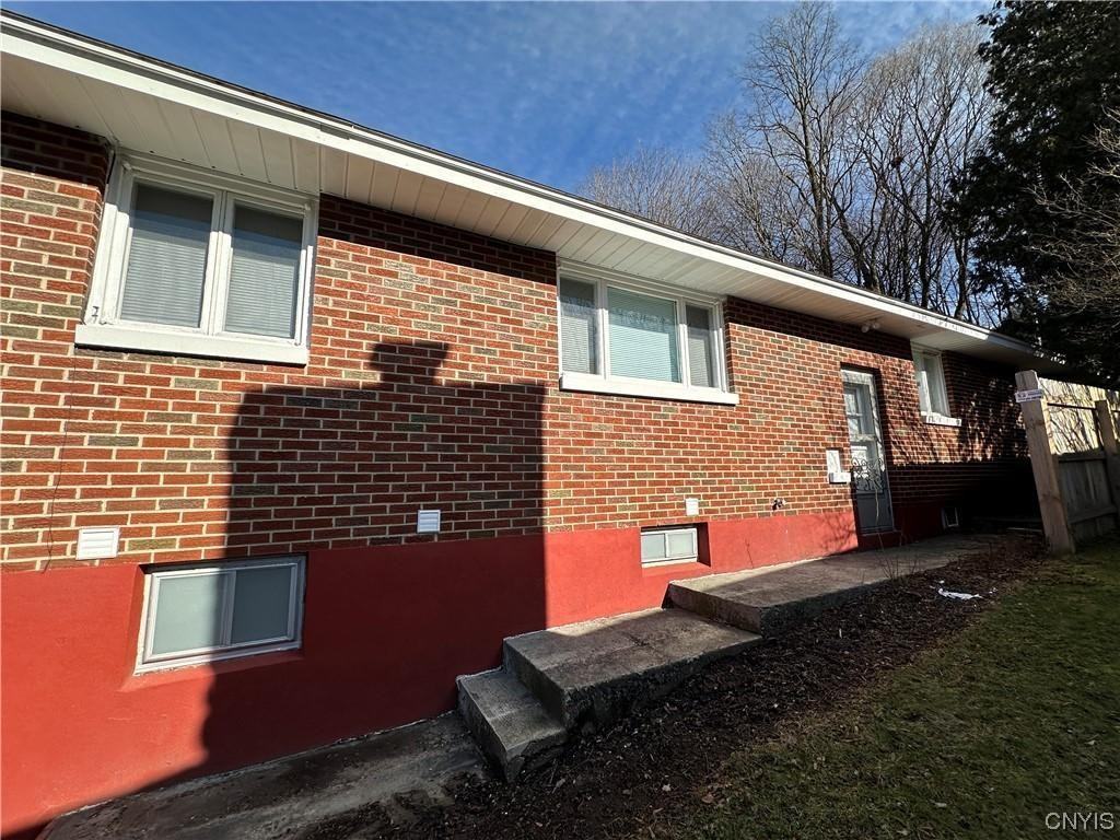 605 Crawford Ave, Syracuse, NY 13224 4 Bedroom Apartment for 3,000