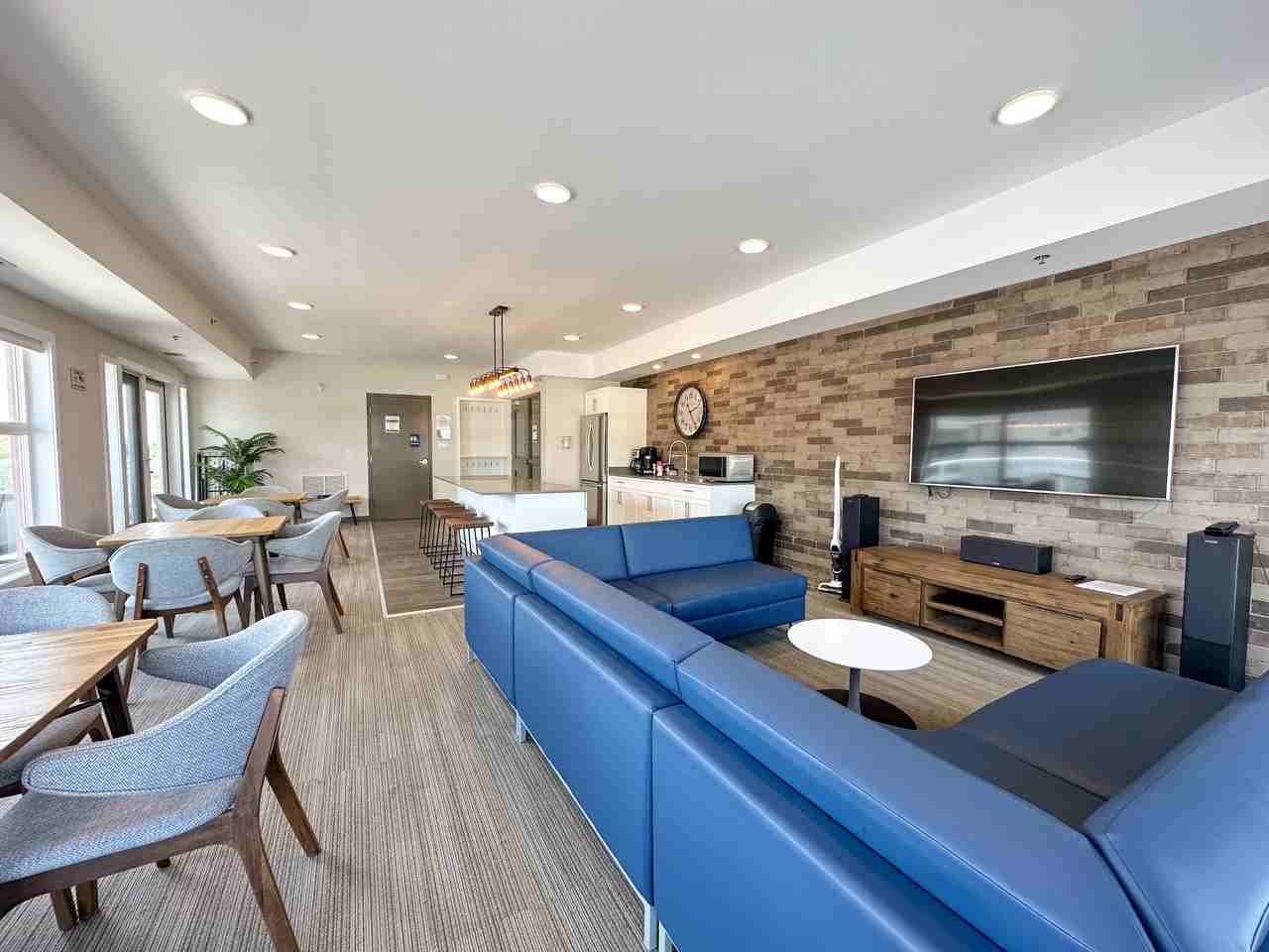 The Edison Apartments 465 Edison Ave, Winnipeg, MB R2G 0M2 Zumper