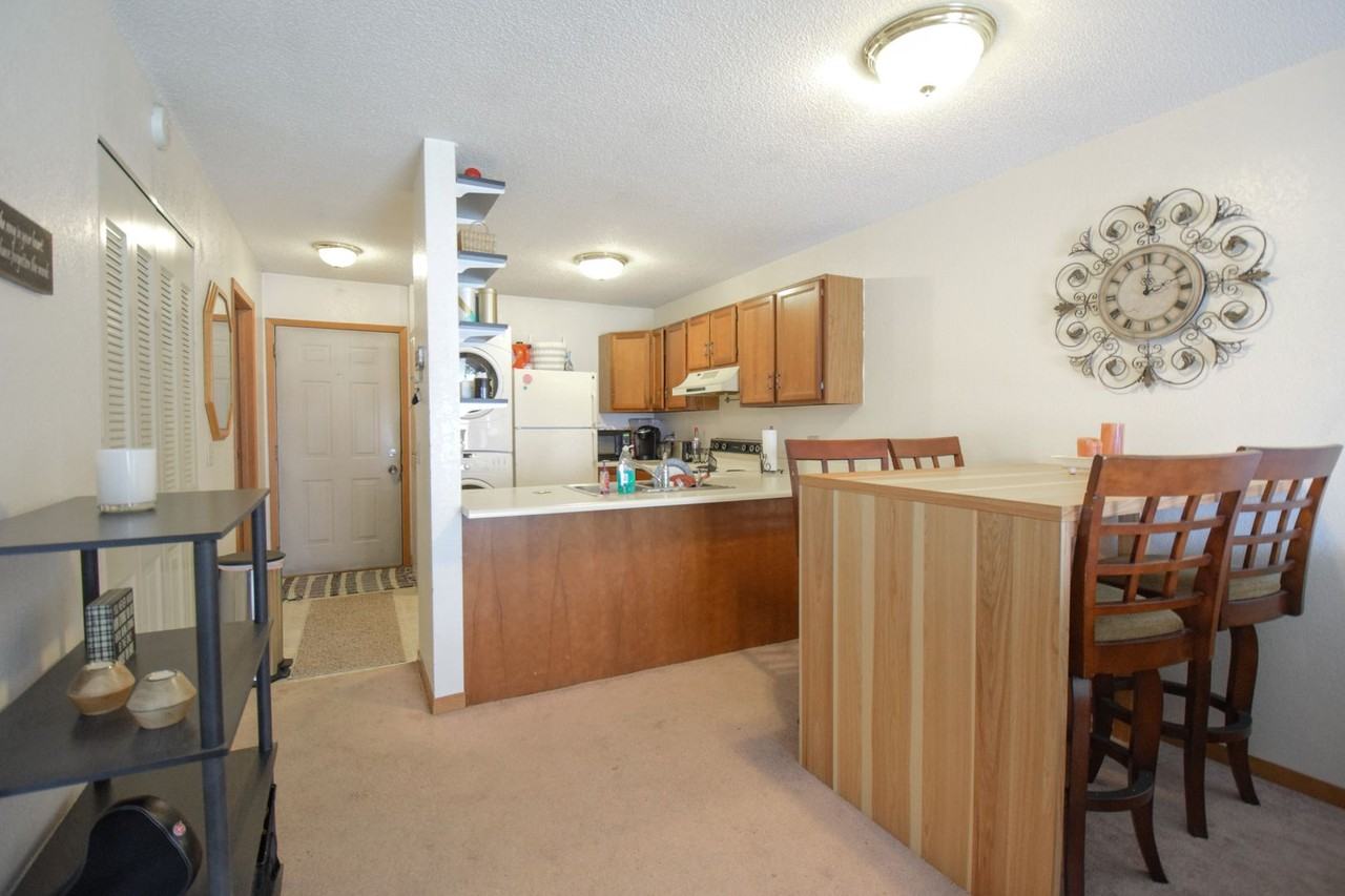 Quads Apartments 100 Bunting Ln, Mankato, MN 56001 Zumper