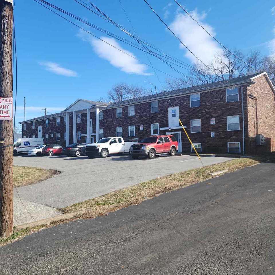 Apartments 3517 Pl, Louisville, KY