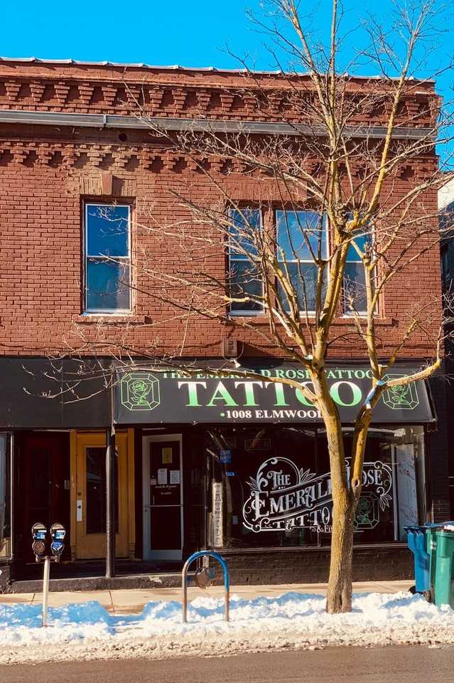 Vibrant Elmwood Village Living 1010 Elmwood Ave. Buffalo, NY 14222