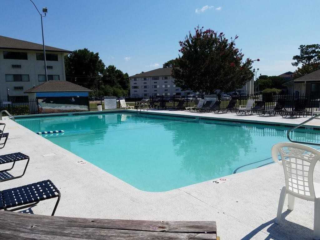 CAMPUS EDGE CONDOMINIUMS Apartments 450 Racine Dr, Wilmington, NC