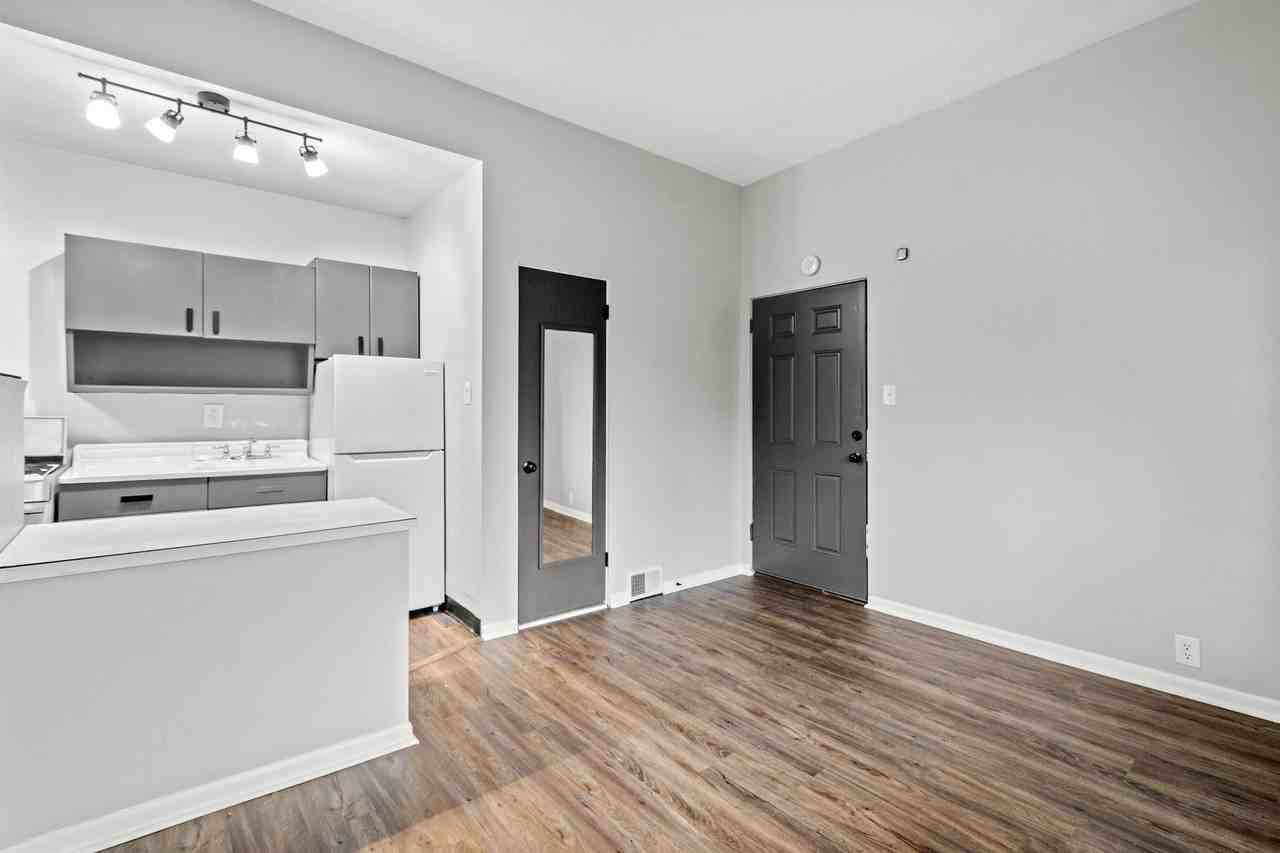 5554 Avondale Place Apartments 5554 Avondale Pl, Pittsburgh, PA 15206