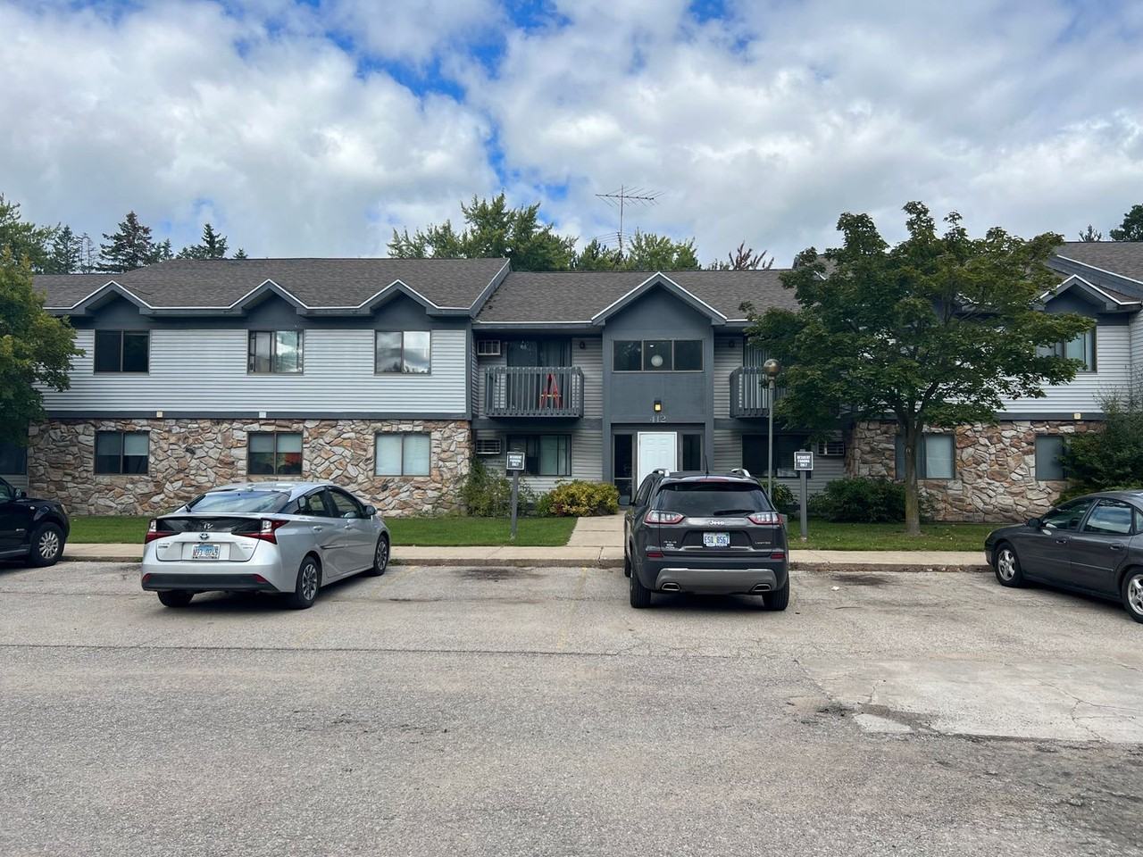 Thornwild Apartments 410 Thornwild Dr, Scottville, MI 49454 Zumper