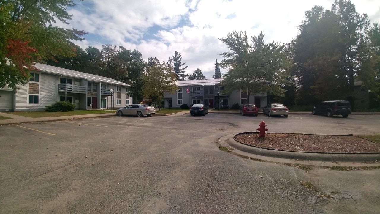 Whispering Winds Apartments 1210 Vinewood St, Clare, MI 48617 Zumper