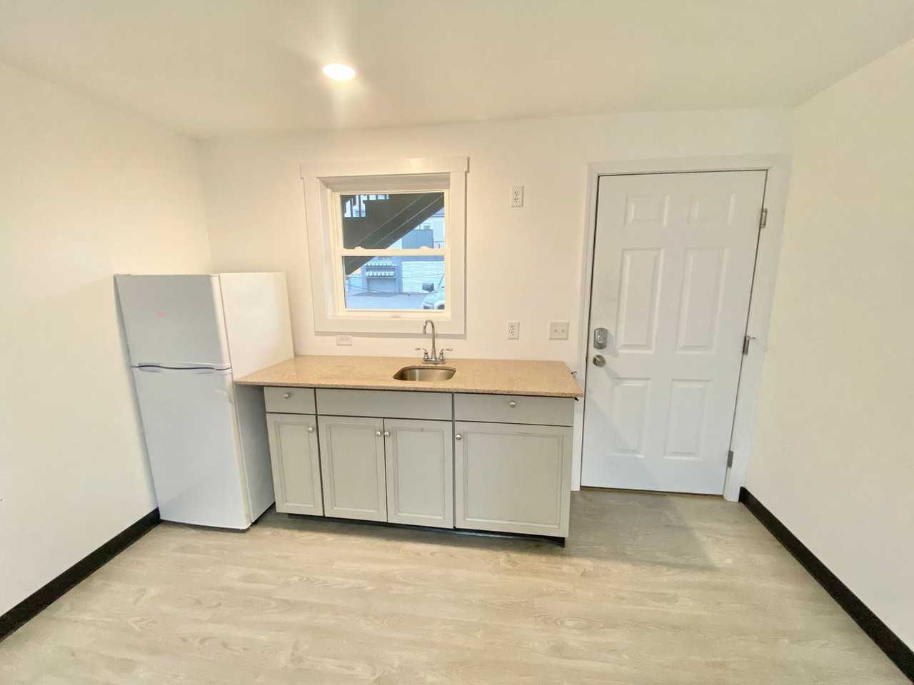 907 Shelburne Road Apartments 907 Shelburne Rd, South Burlington, VT