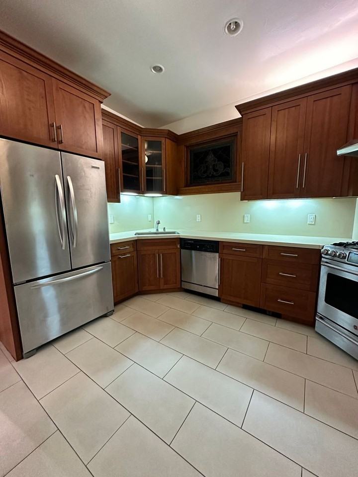 11001104 Fell Street and 501505 Scott Street Apartments in Haight