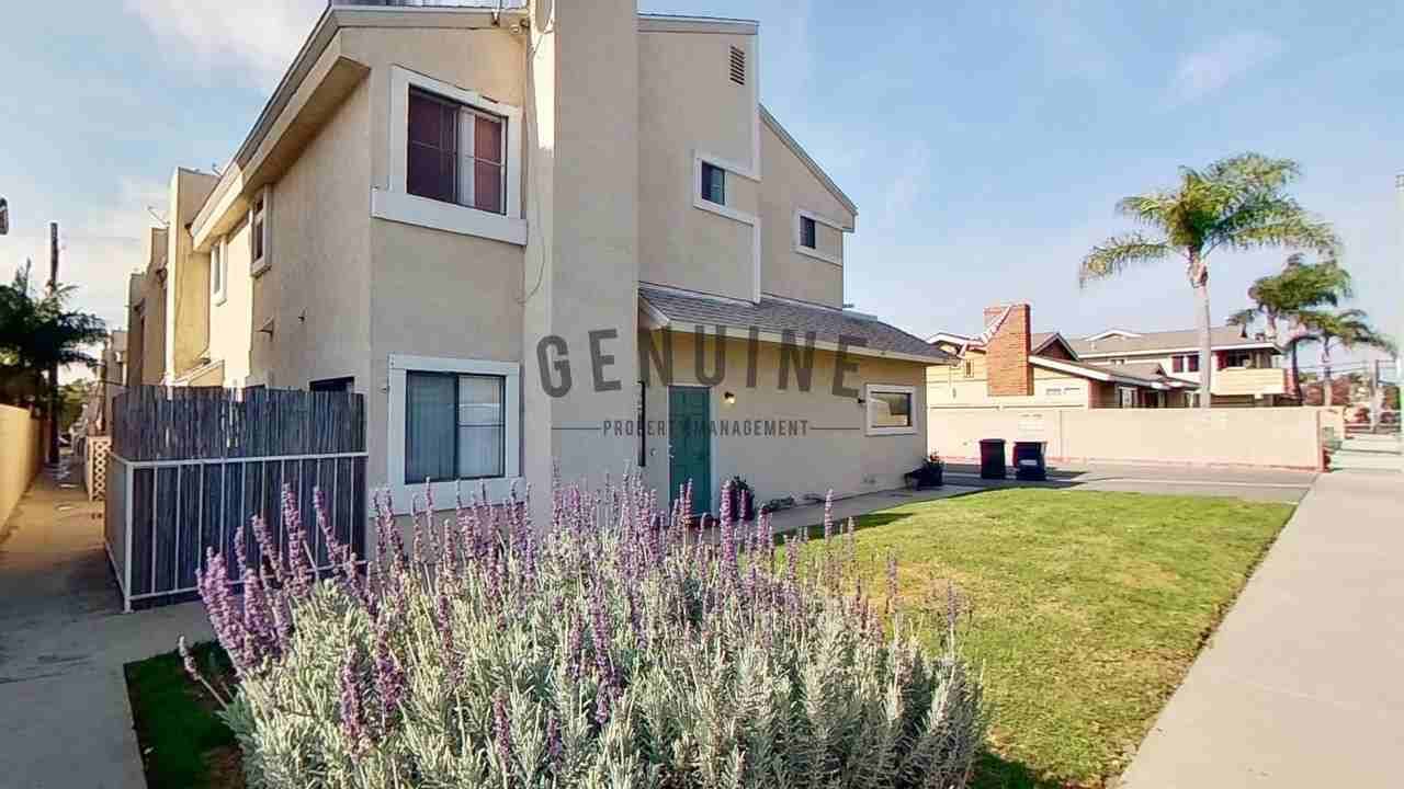 2406 Delaware St Apartments in Yorktown, Huntington Beach, CA 92648