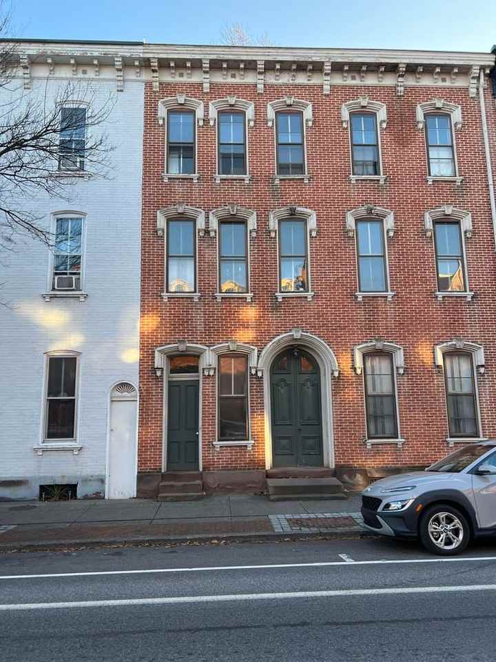 146 W High St Apartments in Carlisle, PA 17013 Zumper