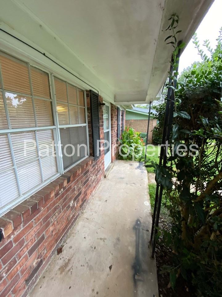 11 Loquat Court Apartments in Shandon, Columbia, SC 29205 Zumper