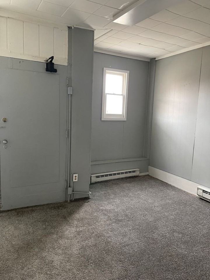 32 Clinton; 6 Summit, Salamanca NY 14779 Apartments 32 32 Clinton; 6