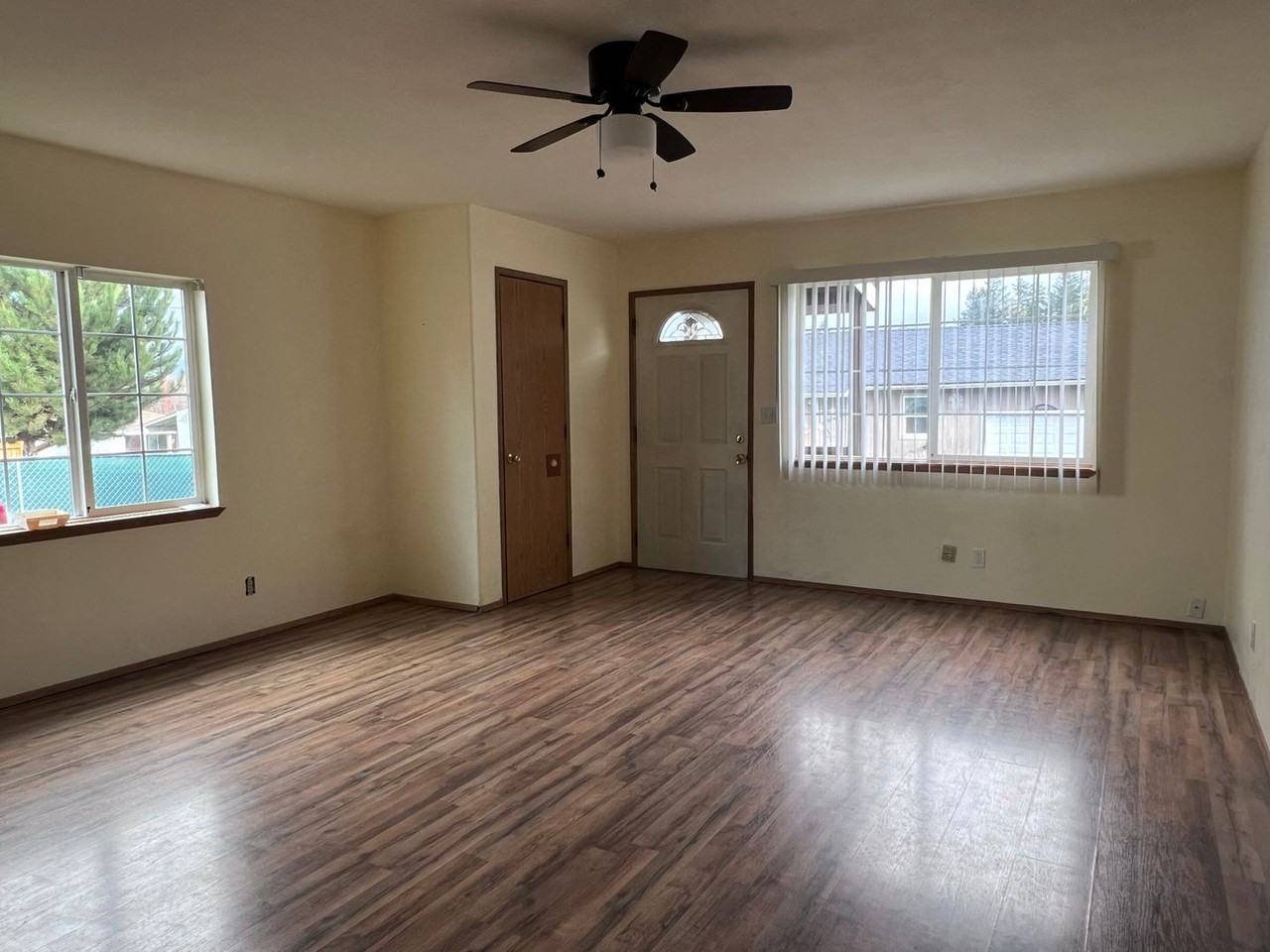 OWN920 Apartments 110 9TH AVE / 112 9TH AVE, Sweet Home, OR 97386