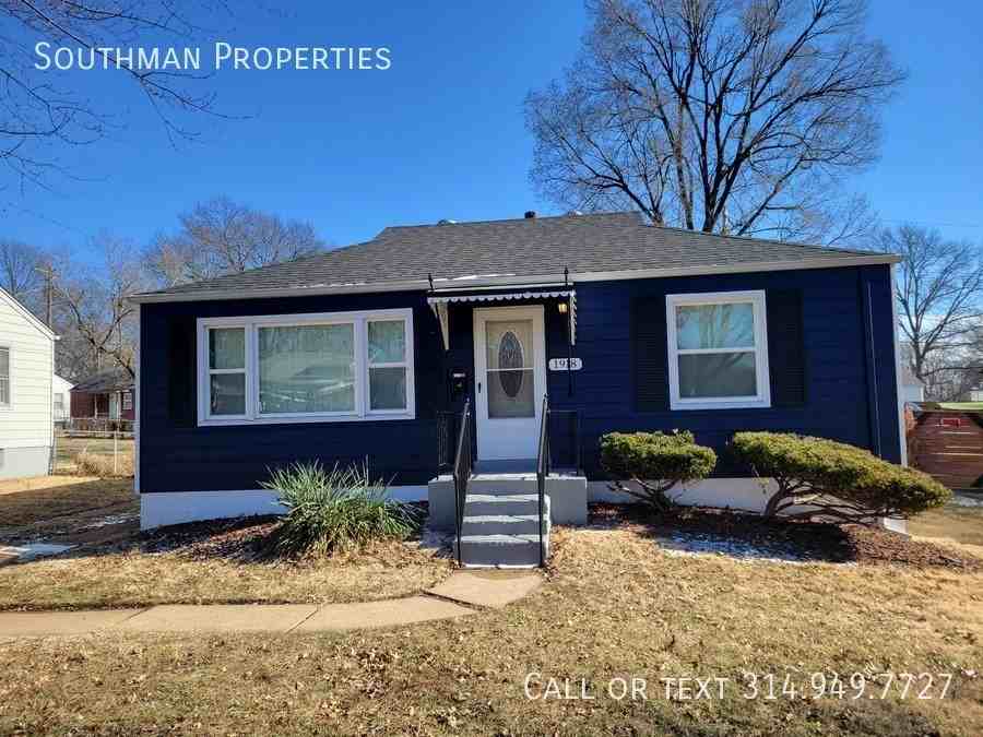 1918 Farrell Dr, Hanley Hills, MO 63133 2 Bedroom House for 1,050