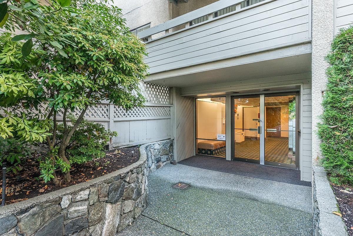 McKenzie Woods Apartments 1002 Mckenzie Ave, Saanich, BC V8X 4B5 Zumper