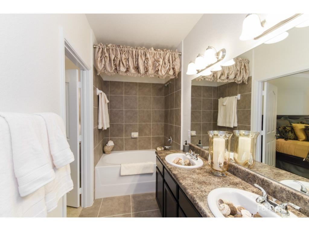 Estates at Briggs Ranch Apartments 5525 Mansions Bluffs, San Antonio