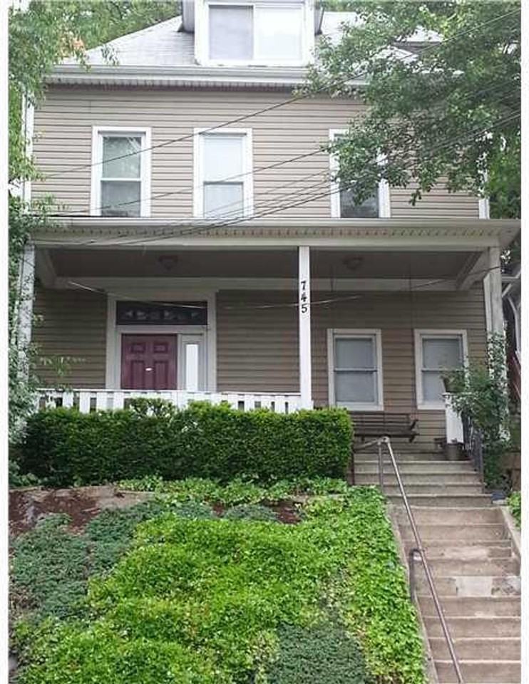 Duplex in the Avalon area of Pittsburgh, PA Apartments 745 Florence