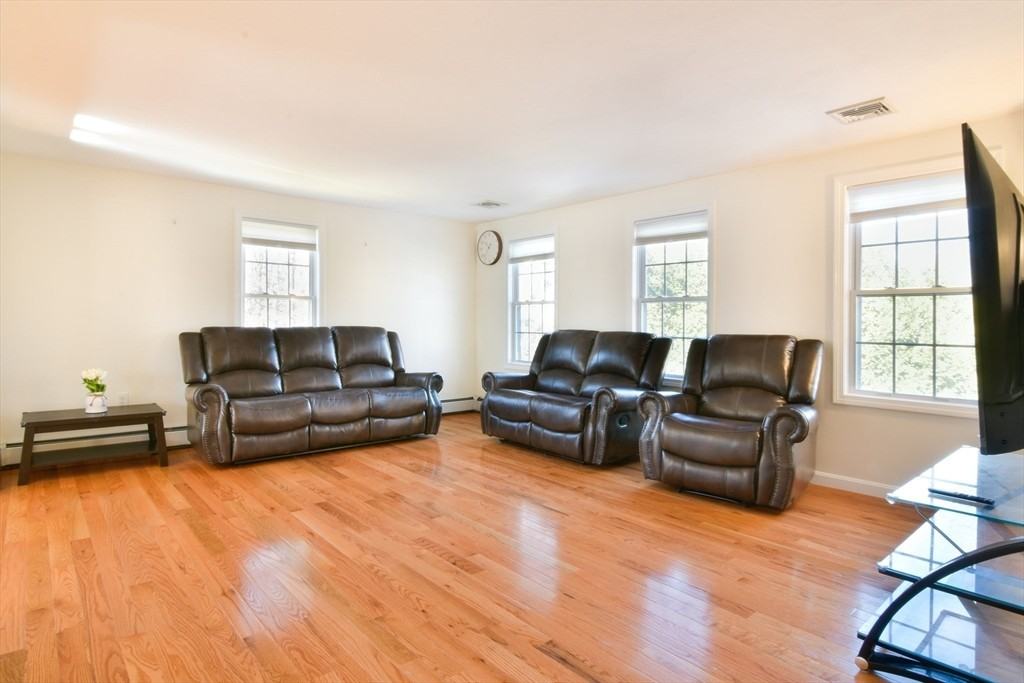53 Arrowwood Dr, Shrewsbury, MA 01545 2 Bedroom Apartment for 2,500