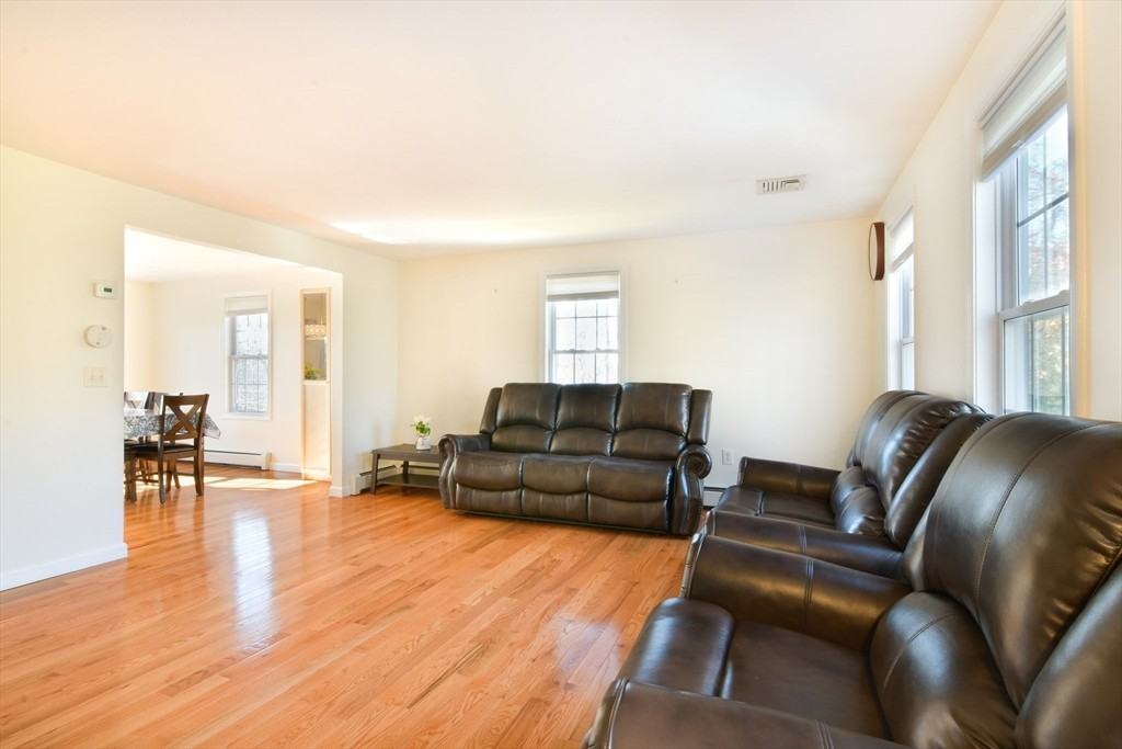 53 Arrowwood Dr, Shrewsbury, MA 01545 2 Bedroom Apartment for 2,500