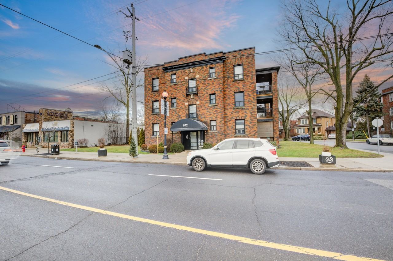 Paisley Gardens Apartments 972 King St W, Hamilton, ON L8S 1L1 Zumper