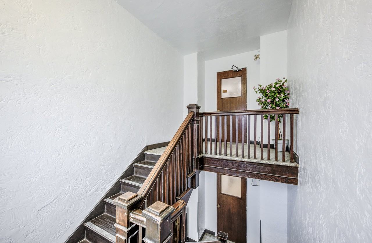 Paisley Gardens Apartments 972 King St W, Hamilton, ON L8S 1L1 Zumper