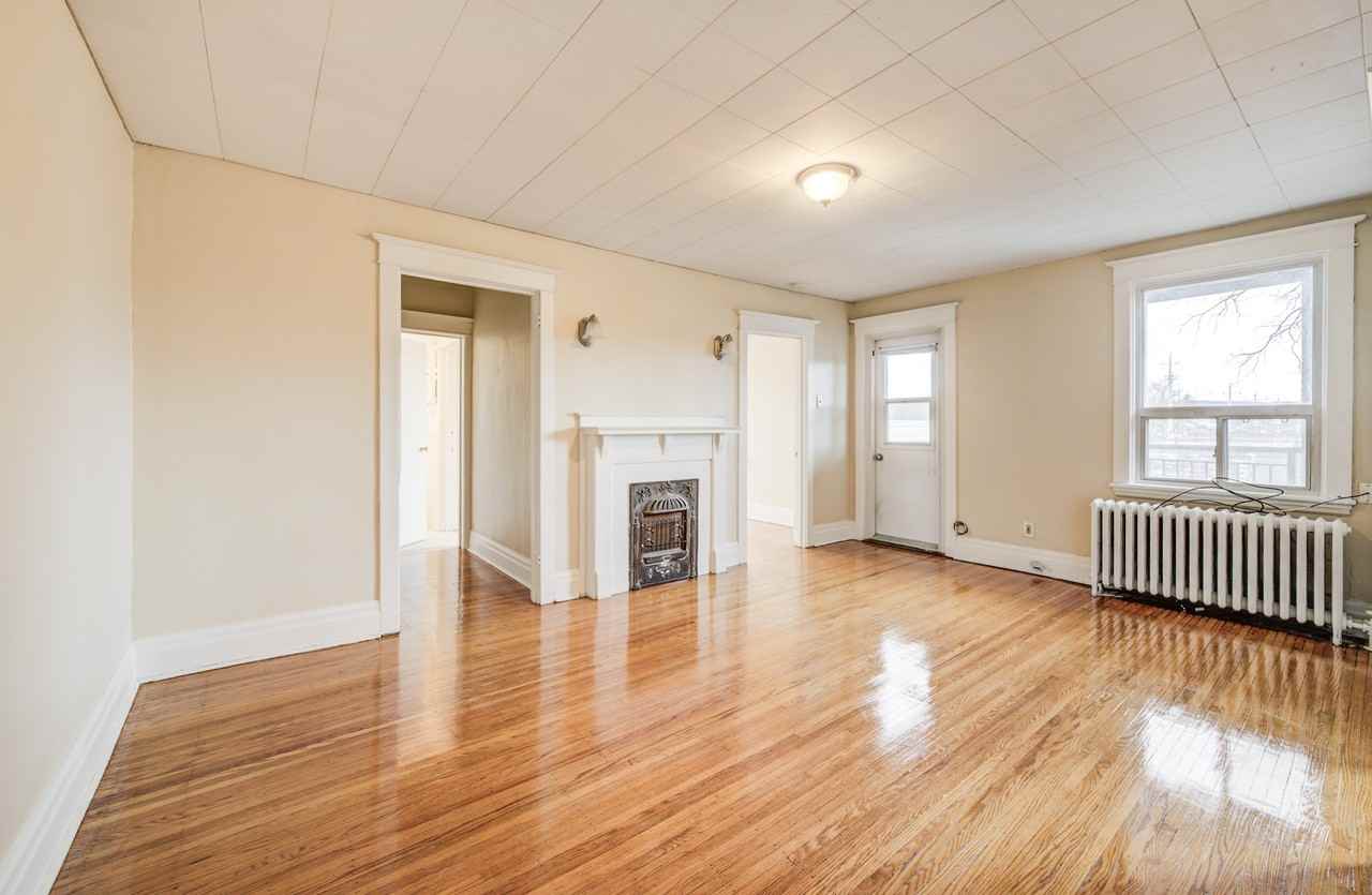 Paisley Gardens Apartments 972 King St W, Hamilton, ON L8S 1L1 Zumper