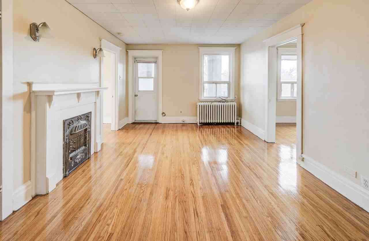 Paisley Gardens Apartments 972 King St W, Hamilton, ON L8S 1L1 Zumper